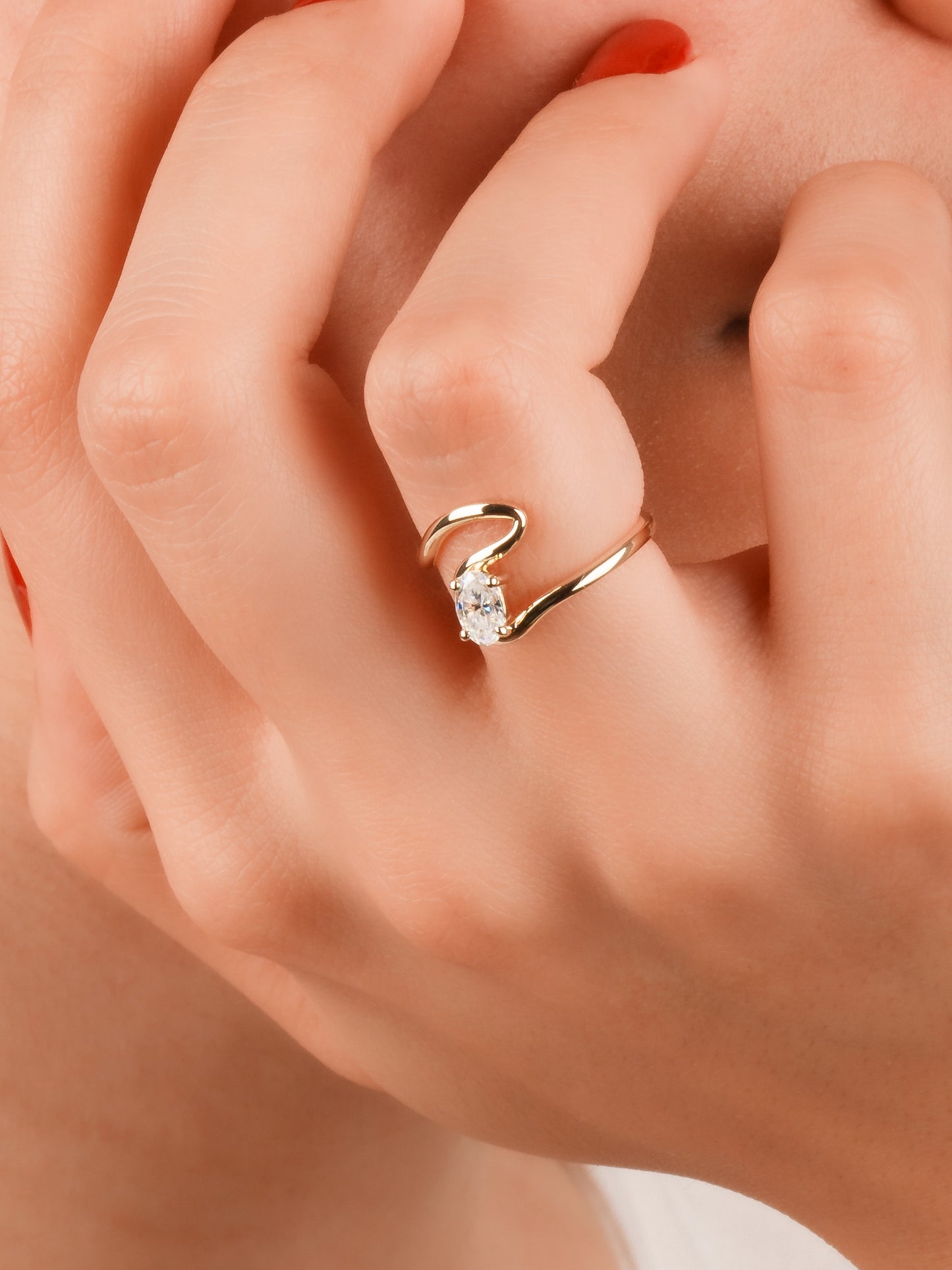 14K Gold Twist Design Engagement Ring – Elegant Oval Cut Moissanite Ring