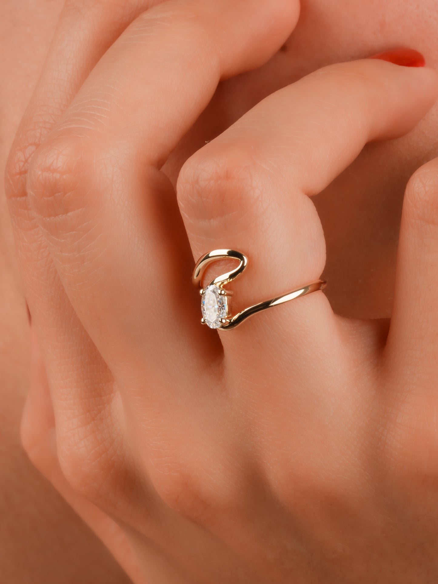 14K Gold Twist Design Engagement Ring – Elegant Oval Cut Moissanite Ring