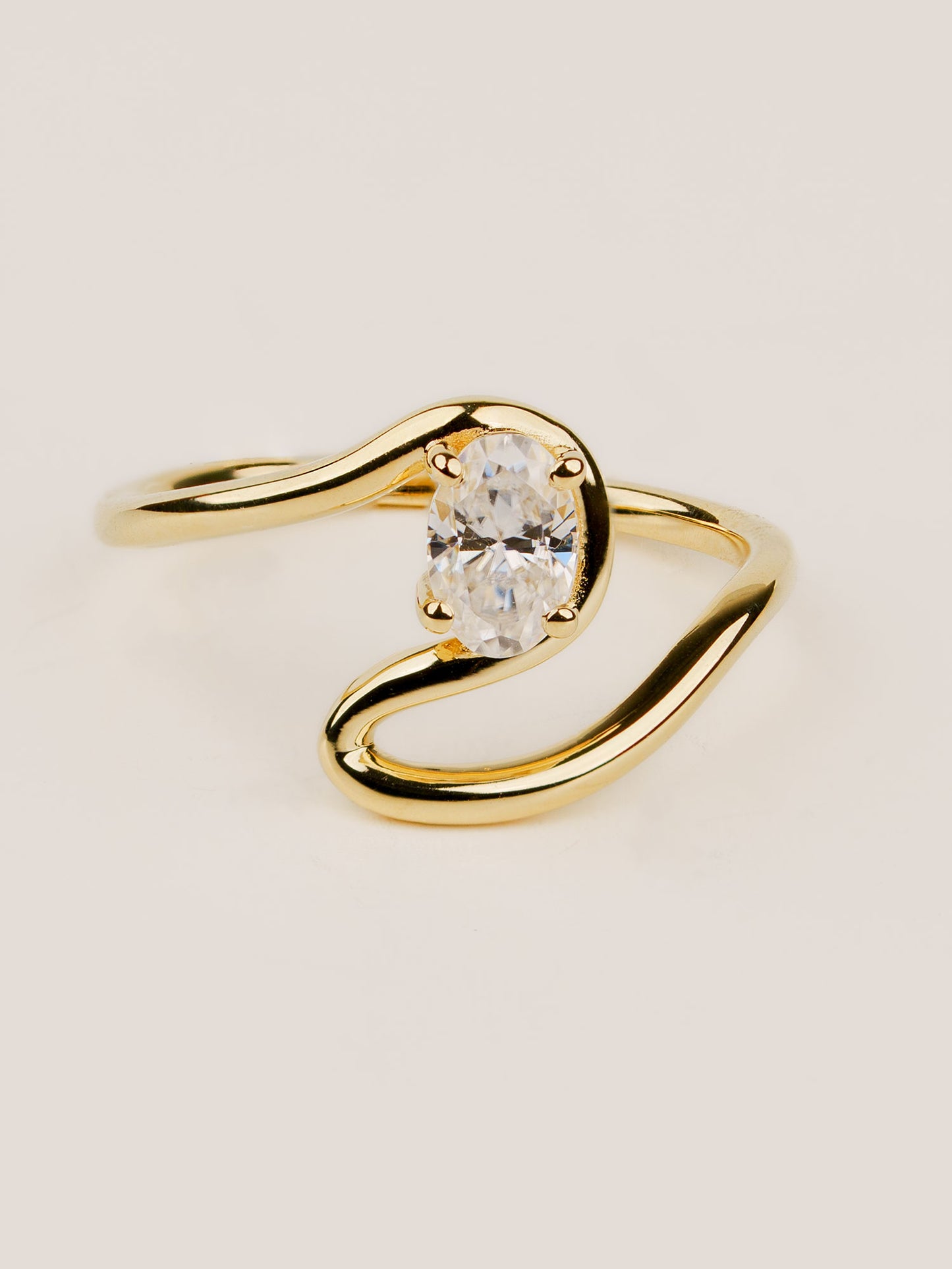 14K Gold Twist Design Engagement Ring – Elegant Oval Cut Moissanite Ring