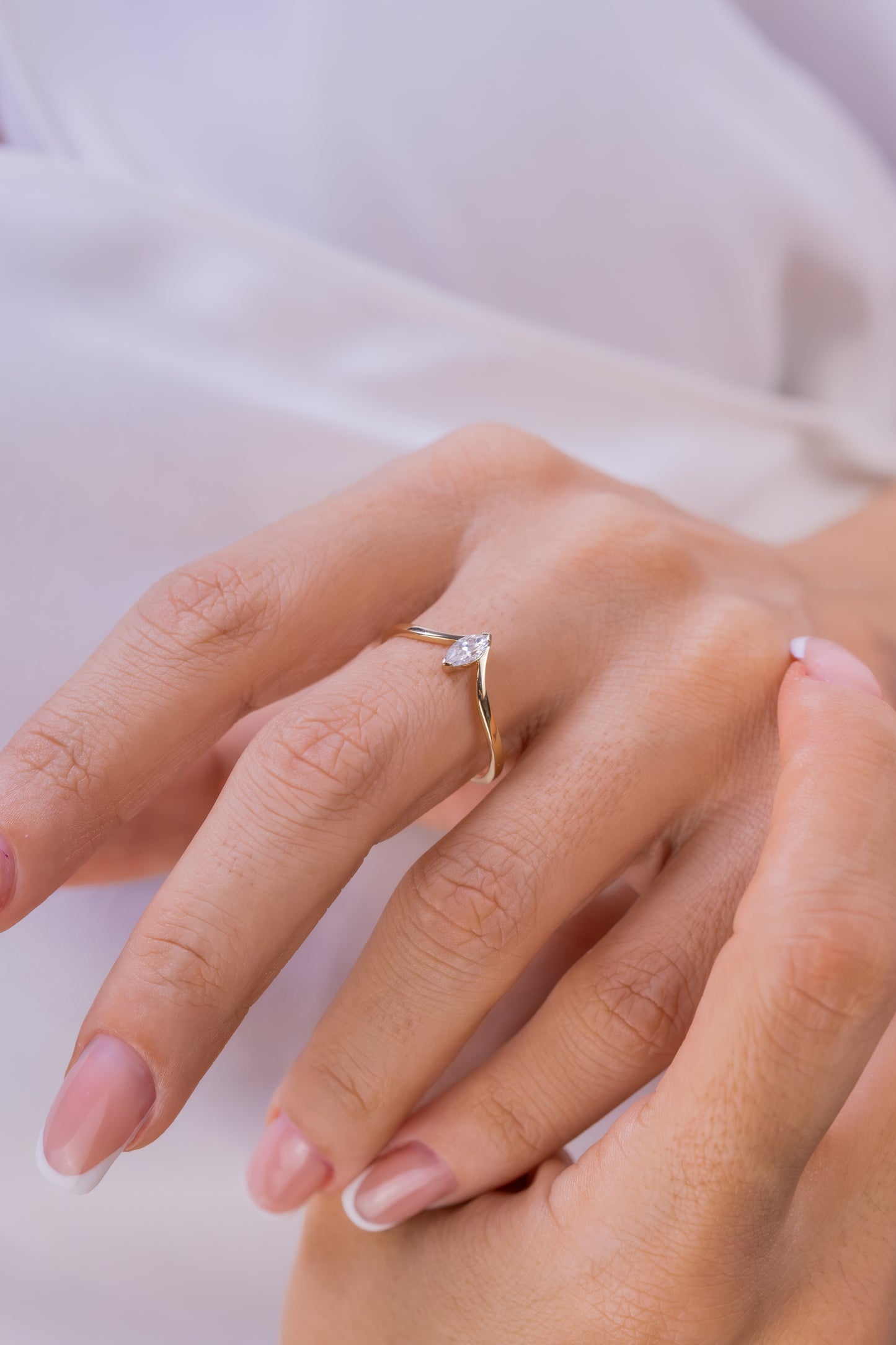 Marquise Moissanite Chevron Ring – 14K Gold V-Shaped Minimalist Ring