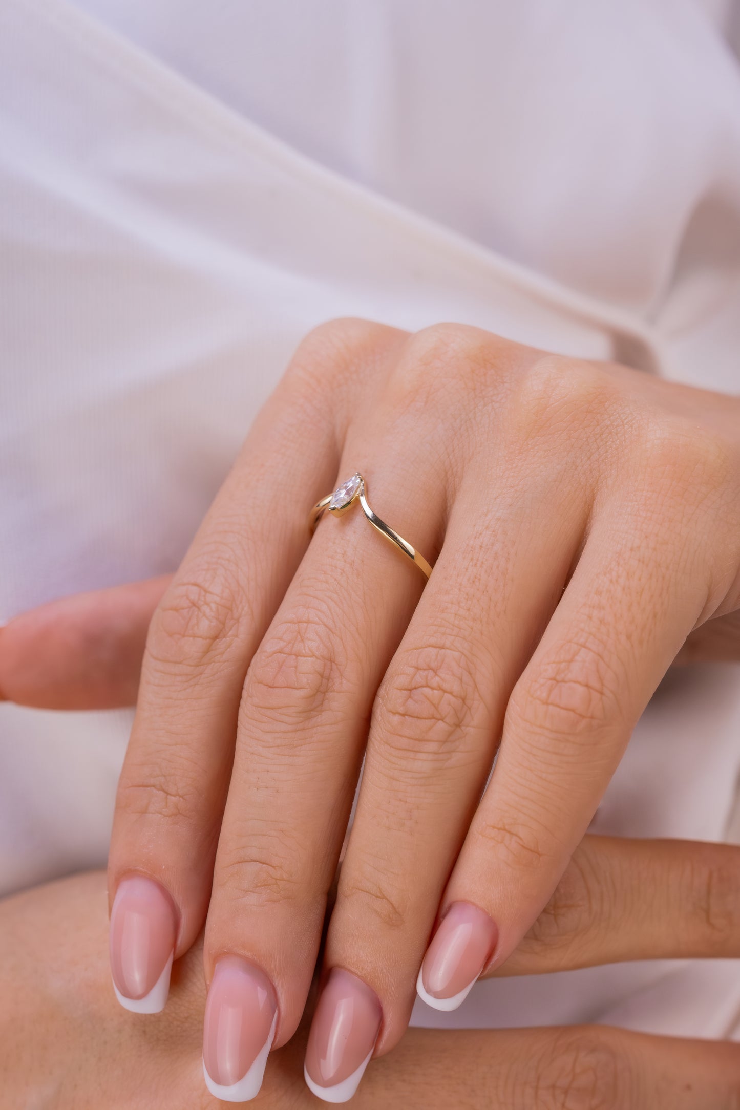 Marquise Moissanite Chevron Ring – 14K Gold V-Shaped Minimalist Ring