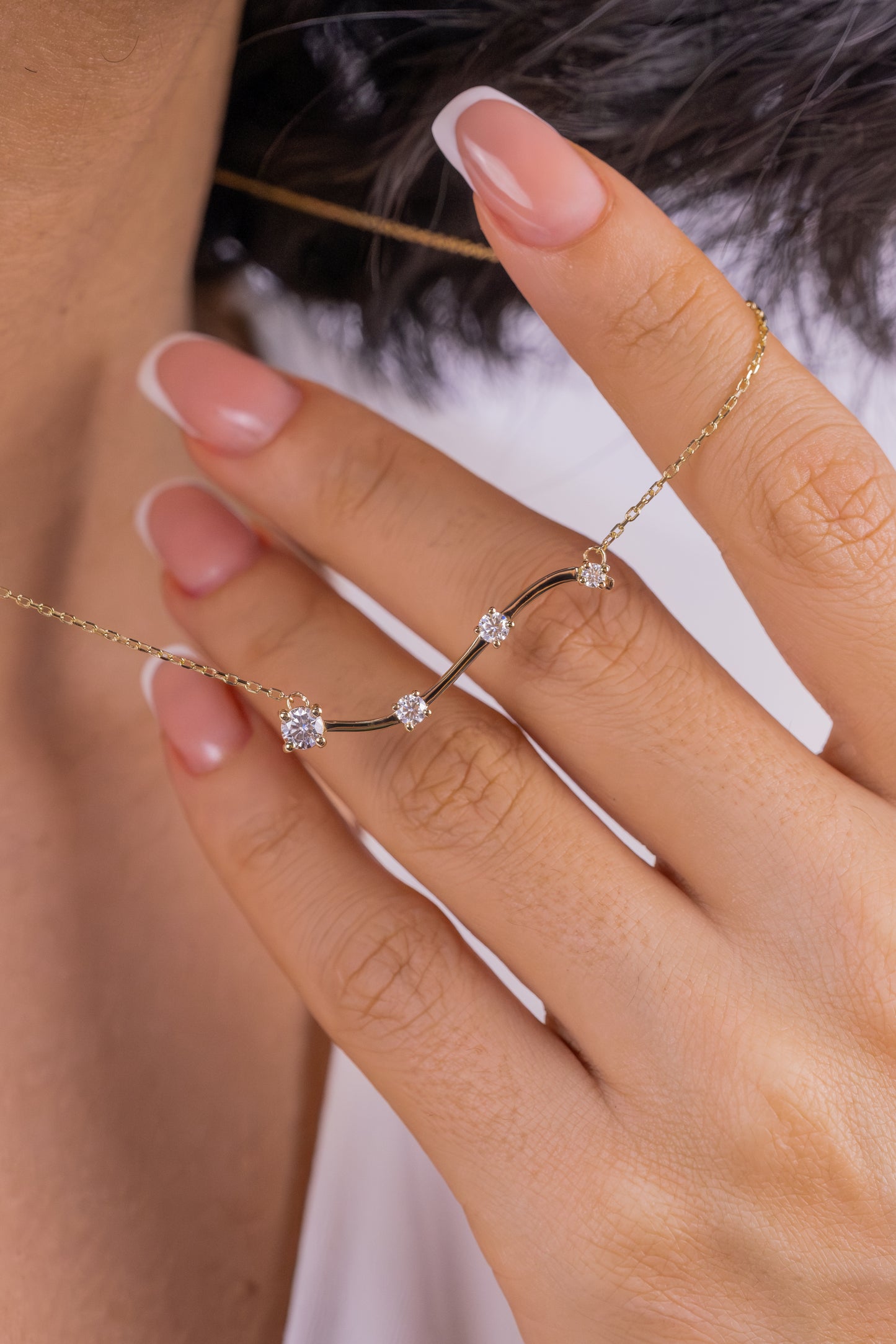 Gold Wavy Bar Moissanite Necklace – Minimalist Curved Pendant