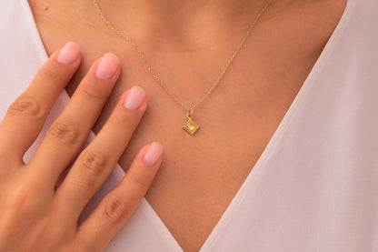 Dainty Citrine Stone Necklace in Silver & Solid Gold: Minimalist Birthstone Jewelry for Women