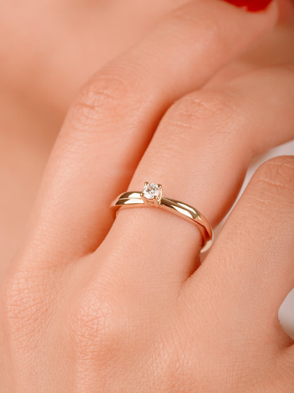 Classic Solitaire Moissanite Ring – 14K Gold Minimalist Engagement Ring