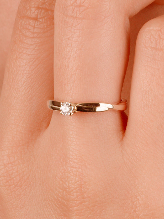 Classic Solitaire Moissanite Ring – 14K Gold Minimalist Engagement Ring