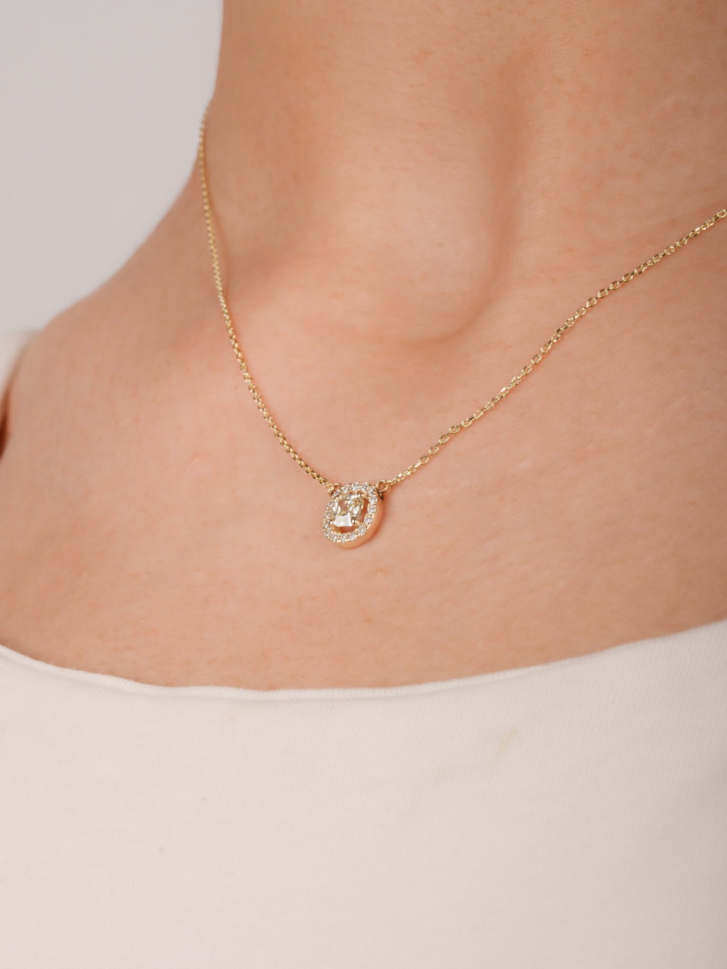 Moissanite Halo Pendant Necklace – 14K Gold Dainty Necklace