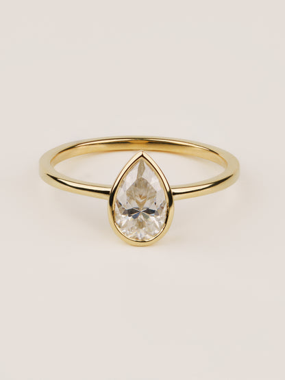 Pear-Cut Moissanite Ring – 14K Gold Minimalist Engagement Ring