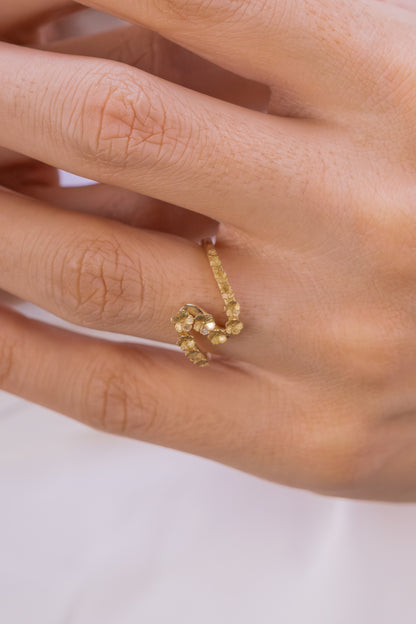 Floral Wave Wrap Ring – 14K Gold Nature-Inspired Open Band