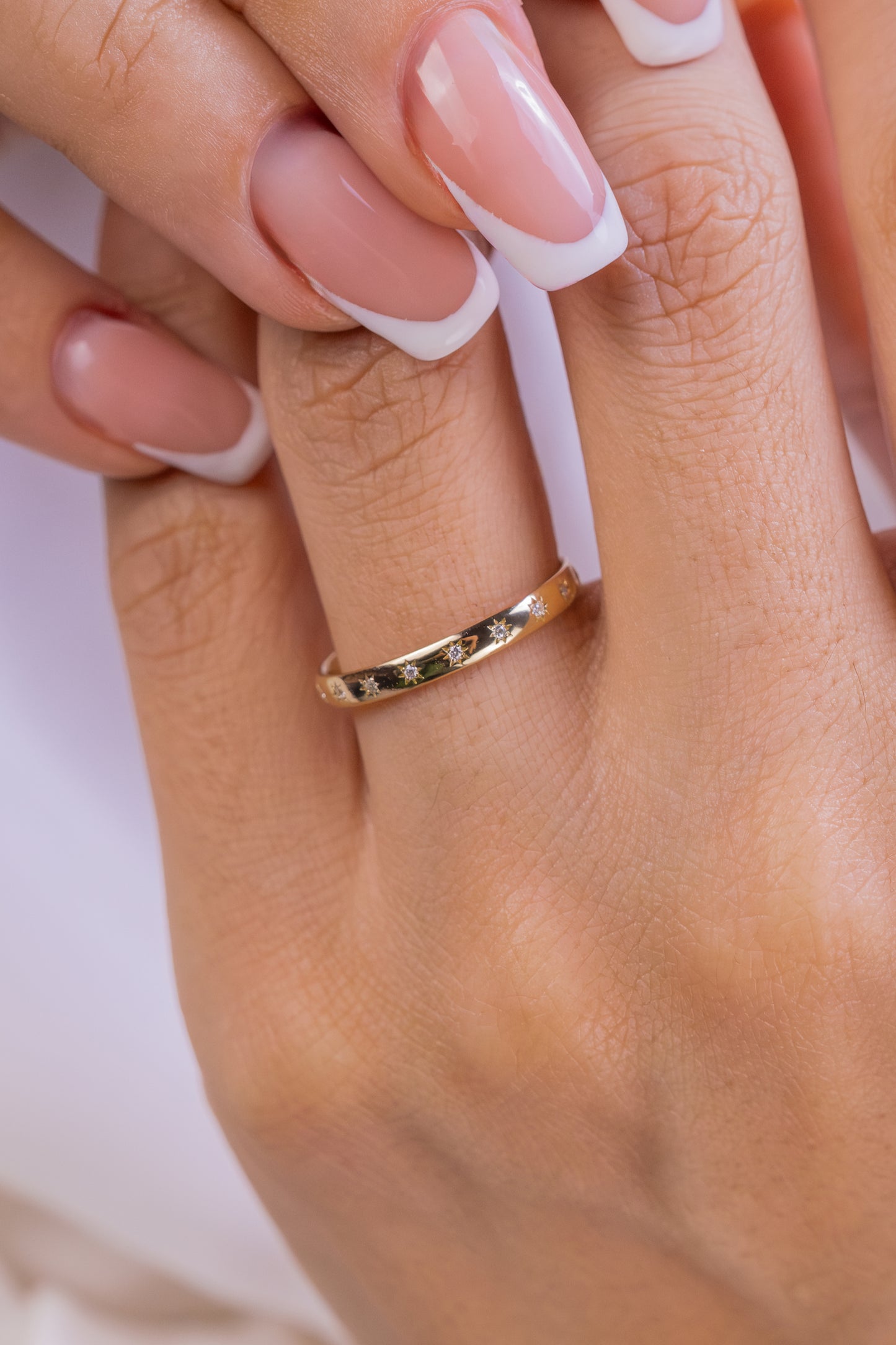 Gold Star Band Ring – Vintage Style Dainty Wedding Band