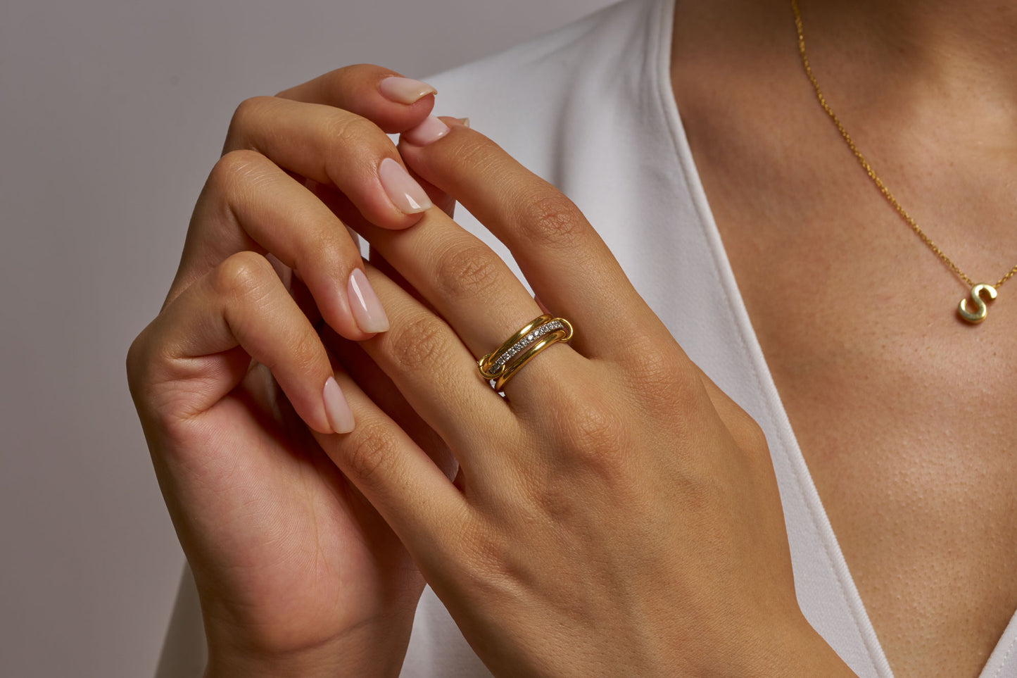 Gold Diamond cut Band Ring – 14K Gold Interlocking Ring with Round  Diamond cut moissanite , Unique Twist Design, Stackable Wedding Ring