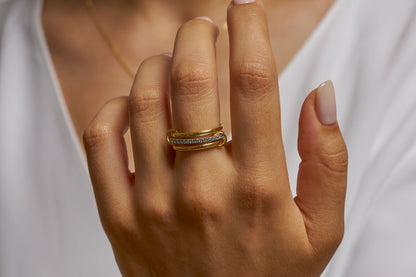 Gold Diamond cut Band Ring – 14K Gold Interlocking Ring with Round  Diamond cut moissanite , Unique Twist Design, Stackable Wedding Ring