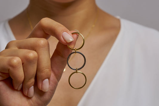 Gold Diamond cut Band Ring – 14K Gold Interlocking Ring with Round  Diamond cut moissanite , Unique Twist Design, Stackable Wedding Ring