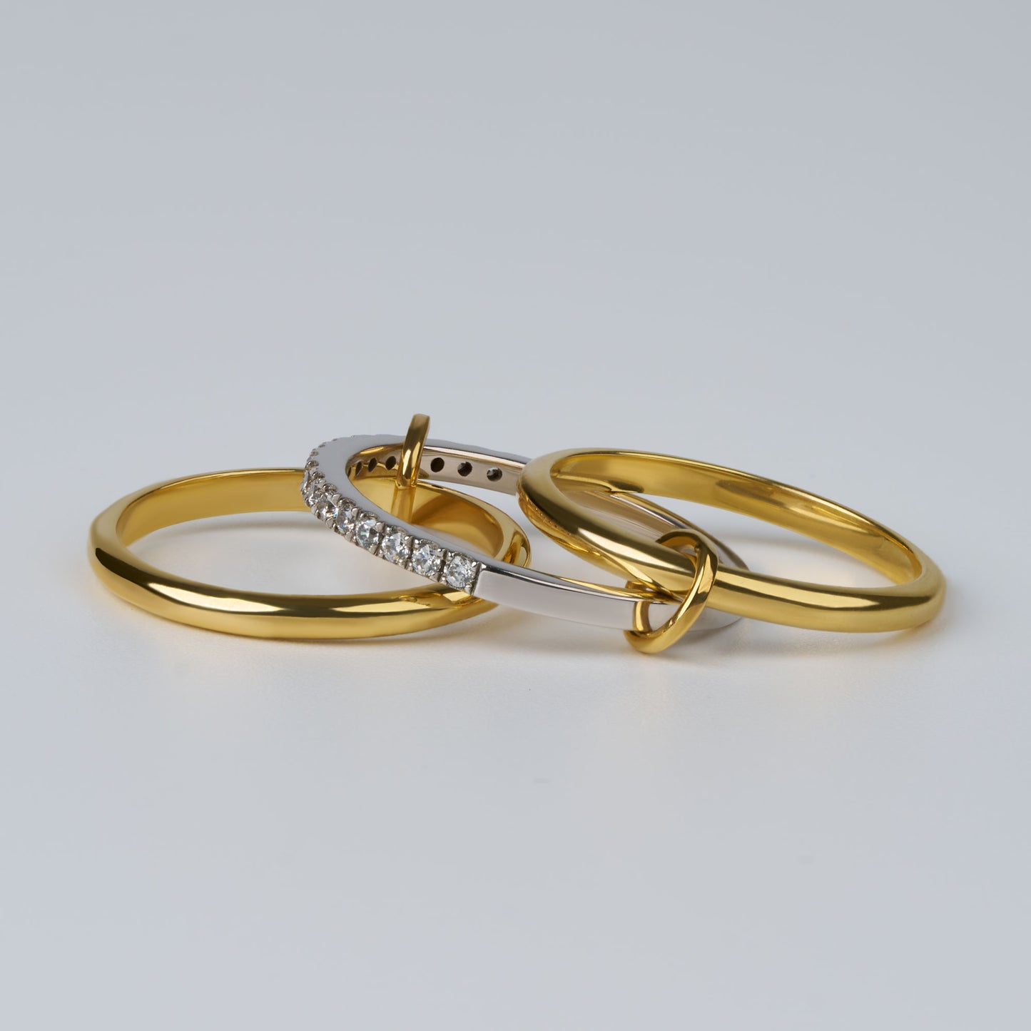 Gold Diamond cut Band Ring – 14K Gold Interlocking Ring with Round  Diamond cut moissanite , Unique Twist Design, Stackable Wedding Ring